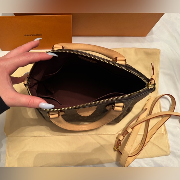 Authentic Louis Vuitton Rivoli PM Bag! - Picture 4 of 14